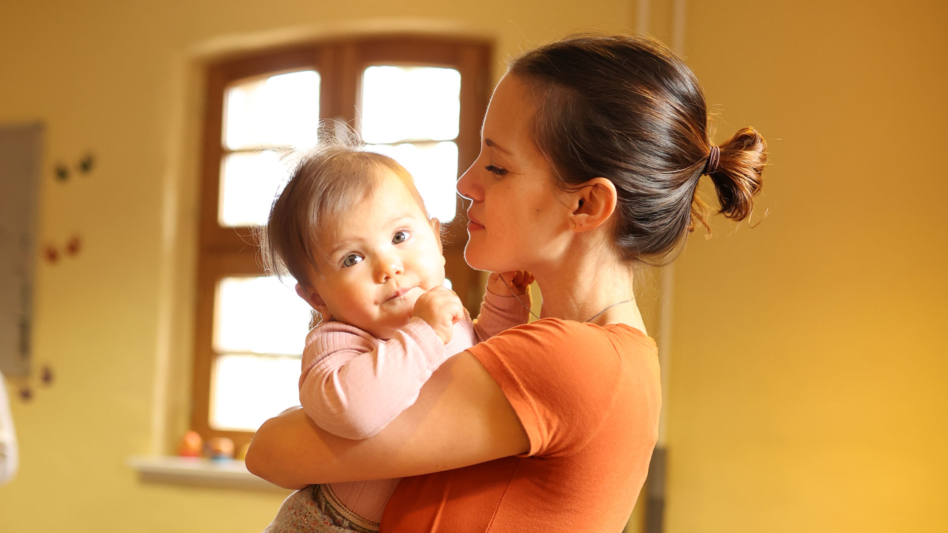 Das erste gemeinsame Lebensjahr für April/ Mai/ Juni 2025 geborene Babys und Eltern